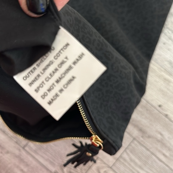 SHIRALEAH of CHICAGO VEGAN black leopard print clutch - Picture 9 of 13